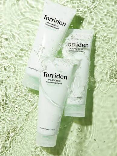 Torriden - Balanceful Cica Pore Cleansing Foam, 150ml